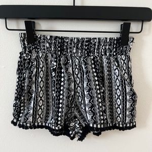 Black & White Shorts with pockets